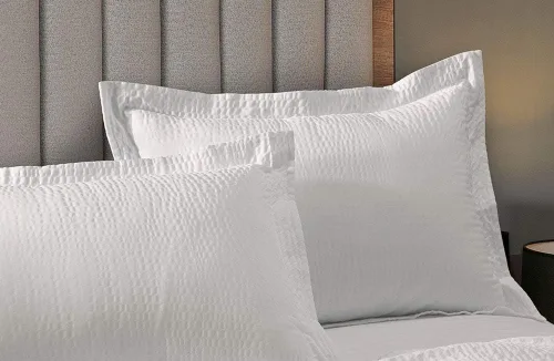 Vista 3 de Courtyard by Marriott Funda de almohada texturizada, 2 fundas de almohada decorativas con textura ondulada activada por lavado exclusivamente