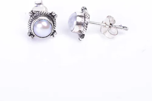 Vista 30 de Round Gemstone Stud Design 2