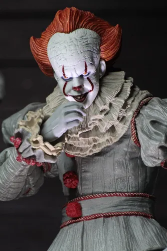 Vista 7 de NECA - IT - Figura de acción a escala de 7" - Ultimate Pennywise (2017)