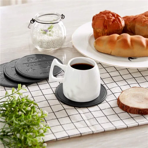 Vista 5 de Posavasos divertidos, 6 posavasos de cuero con soporte, regalo perfecto para inauguración de la casa, protege los muebles de marcas de agua, Negro