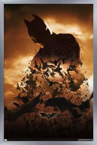 Vista 10 de DC Comics Batman Begins - Póster de pared de una hoja de Batman, 22.4 pulgadas de largo x 14.7 pulgadas de ancho, versión enmarcada de madera