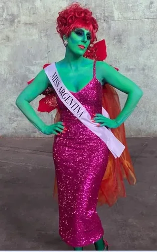 Vista 2 de Banda para concurso de Miss Argentina con cierre de pin ajustable, pancarta inspirada en Beetlejuice