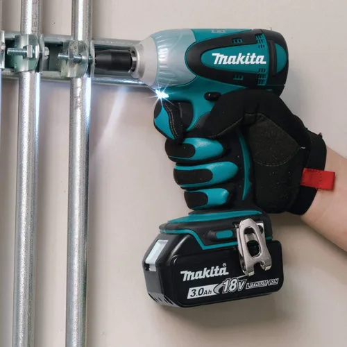 Vista 7 de Makita XWT06 18V LXT® Kit de llave de impacto sin cable de iones de litio de 3/8" de accionamiento cuadrado (3.0Ah)