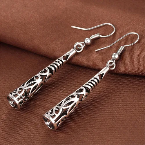Vista 2 de Guoshang - Aretes colgantes estilo bohemio de plata vintage para mujer, diseño de tótem