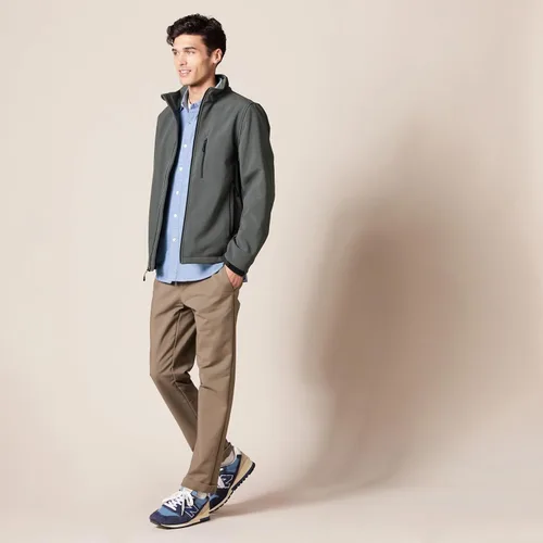 Vista 5 de Tienda Essentials Chaqueta Softshell resistente al agua para hombre grande y alto