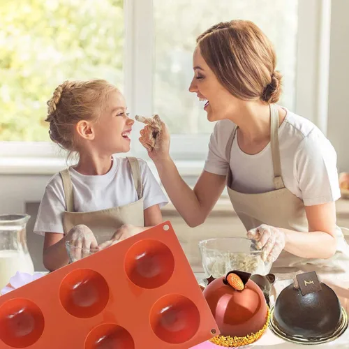 Vista 2 de Moldes para bombas de chocolate caliente – Moldes de silicona de 2.5 pulgadas y semiesferas – Marrón/3 piezas