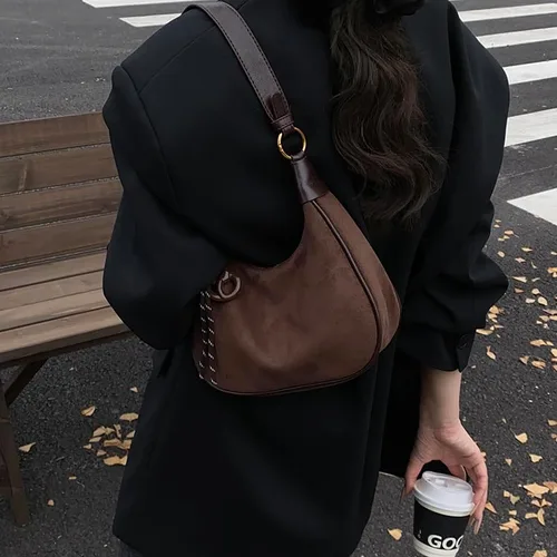 Vista 5 de Bolsos de hombro de gamuza Crescent para mujer, bolso vintage de ante marrón 2025