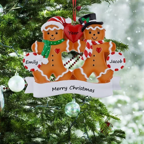 Vista 2 de 2025 Adorno de Navidad Familiar - Adorno Personalizado de Familia de 3 de Jengibre - Adornos de Navidad de Pareja Horneando Galletas - Adornos 2025