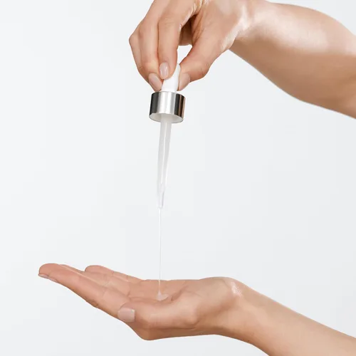 Vista 4 de Clinique Acne Solutions - Suero facial corrector para el acné + línea con ácido salicílico, antienvejecimiento y suavizante, 1 onza líquida