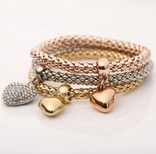 Vista 7 de Mint & Lily Pulsera de metal con corazones sólidos, Metal, Sin gemas.