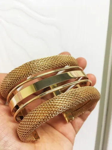 Vista 4 de Pulseras elegantes para mujer y niña, brazalete dorado