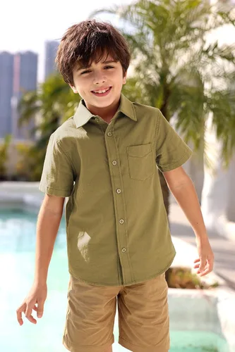 Vista 2 de Camisa de vestir de manga larga para niño, cuello clásico, con botones, de algodón liso, con bolsillo en el pecho