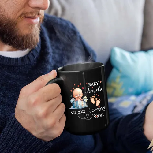Vista 5 de Baby Coming Soon - Taza de café negra de 11 onzas y 15 onzas, taza de café personalizada para papá con nombre, taza de café de cerámica con anuncio