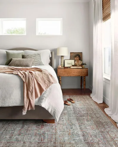 Vista 19 de Loloi Chris Loves Julia Jules Collection JUL-06 Denim/Spice 2'-3'' x 3'-9'', 0.13 pulgadas de altura, alfombra decorativa