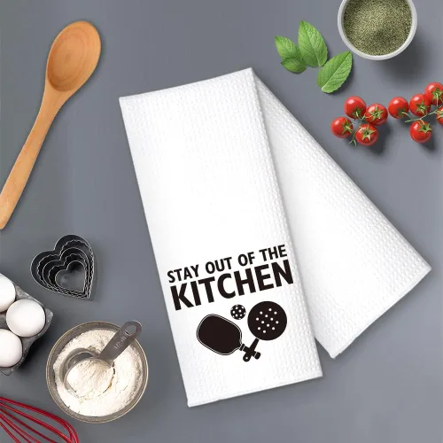 Vista 4 de RZHV Toalla de cocina con texto en inglés "Stay Out of the Kitchen", divertida toalla de platos de pickleball regalo para mujeres, hermanas, amigas
