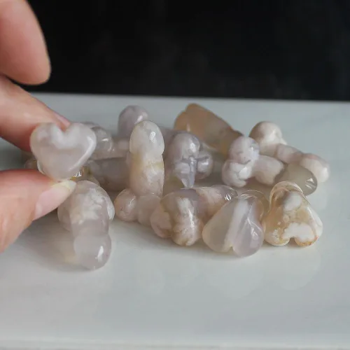 Vista 4 de 5 piezas de mini piedra preciosa tallada cristal cerezo flor ágata hombre genital pene testículo estatuilla corazón encantador bolsillo piedra