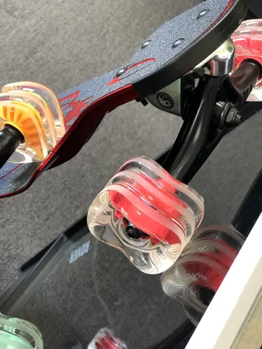 Vista 2 de Ruedas Shark Wheel de 72 mm para longboard de crucero, fórmula DNA, juego de 4 ruedas