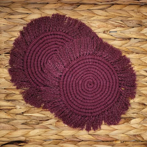 Vista 6 de Posavasos de macramé 100% algodón hechos a mano en la India, elegante y absorbente de 6 pulgadas, juego de posavasos redondos bohemios con borlas