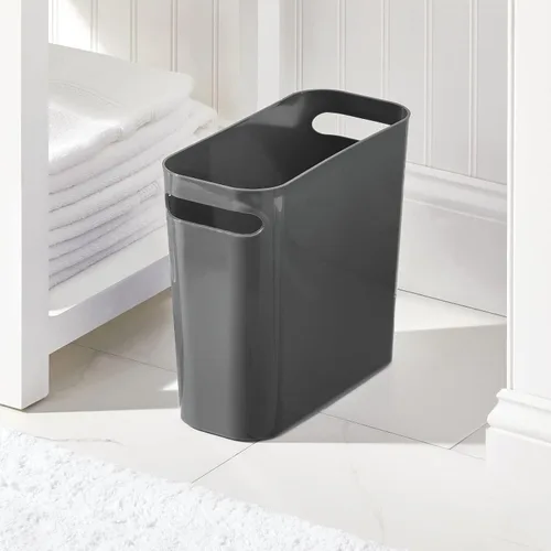 Vista 2 de mDesign - Pequeña papelera rectangular de plástico para basura, recipiente para basura con asas para baño, cocina, oficina en casa, dormitorio