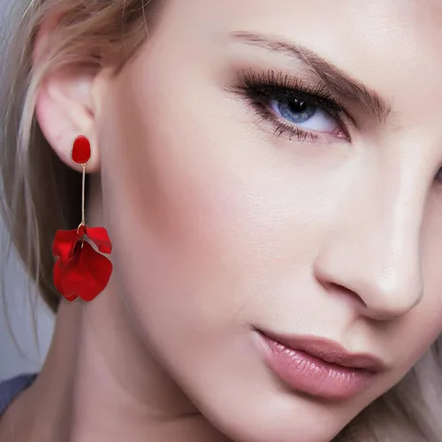 Vista 7 de Hofar Aretes acrílicos colgantes de pétalos de rosa, aretes de resina de caída larga, con borlas florales y rosas para mujeres y niñas