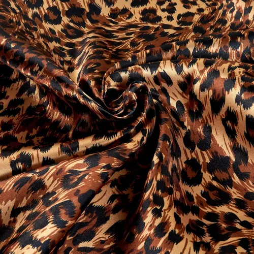 Vista 3 de Charmeuse Satin Big Cheetah Tan/Marrón/Negro, Tela por yarda