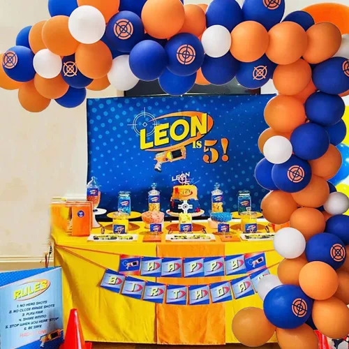 Vista 4 de Kit de guirnalda de globos para fiesta de la guerra de dardos, paquete de 113 globos azules, naranjas y negros, letrero para niños, baby shower