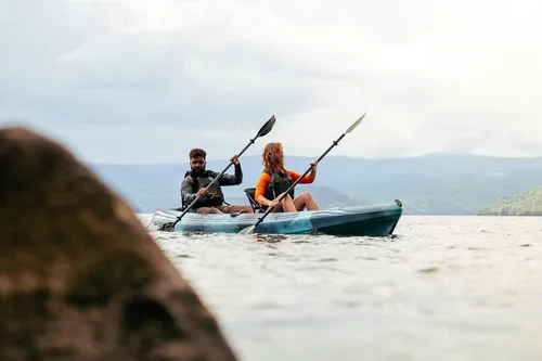 Vista 7 de Perception Tribe 13.5 - Kayak tándem sentado en la parte superior para diversión completa, almacenamiento trasero grande con amarres