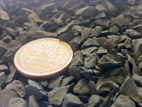 Vista 3 de Chips triturados de shungita negra, arena grande, piedra rusa 100% auténtica, piedras preciosas curativas, manualidades y suministro de orgonita
