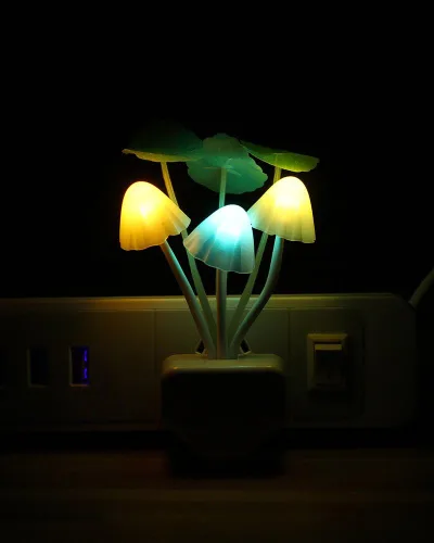 Vista 8 de Lámpara de noche con sensor LED Rienar, lámpara de ensueño en forma de hongo con cambio de color, enchufe LED