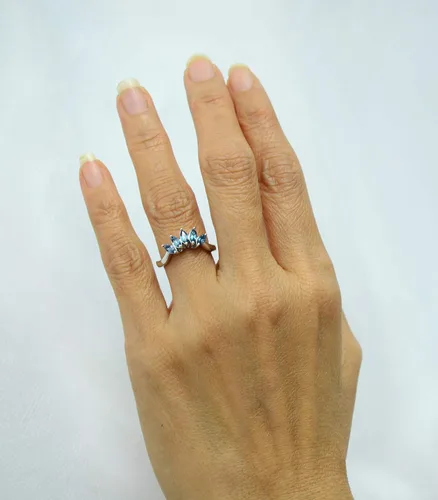 Vista 6 de RB Gems - Anillo de plata de ley 925 diseño de marquesa de 08 quilates chapado en rodio corona de 5 piedras