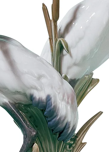 Vista 5 de LLADRÓ Escultura de grúas de cortejo. pájaro grúa de porcelana.
