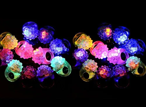 Vista 4 de C&H Solutions Anillo de gelatina con luces LED intermitentes (12 piezas)