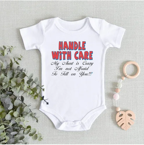Vista 5 de TripleBDesigns Handle with Care my Aunt is Crazy I'm not Afraid to tell on you! Divertido mameluco para bebé