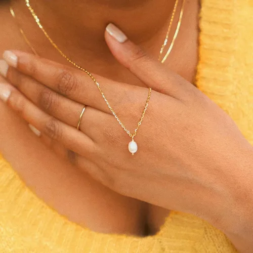 Vista 4 de Ieftop Collares de perlas para mujer, chapado en oro de 14 quilates, hecho a mano, delicado collar de cadena de perlas de agua dulce, collar