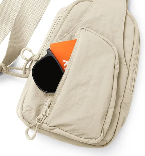 Vista 4 de ODODOS Bolso bandolera diario con correas ajustables, bolso cruzado en el pecho, mochila pequeña ligera para viajes casuales y senderismo