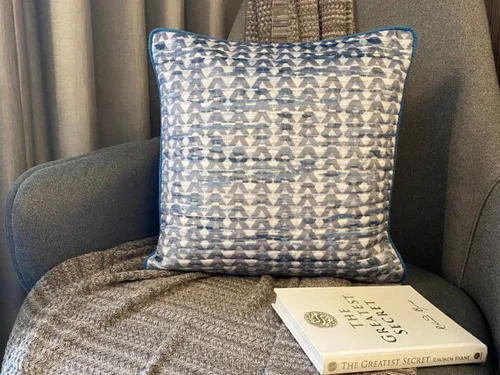 Vista 57 de The HomeCentric Funda de almohada con cremallera, funda de cojín azul de 12 x 12 pulgadas, funda de cojín de algodón bordado para sofá, diseño