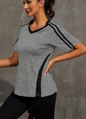 Vista 2 de HOCOSIT Camisetas de yoga para mujer, ropa deportiva, cuello en V, para entrenamiento, ejercicio, correr, secado