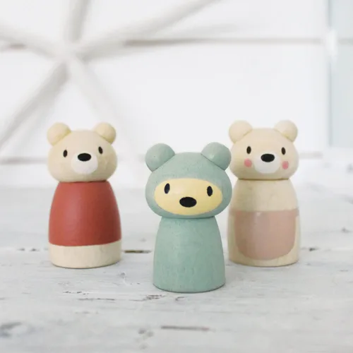 Vista 4 de Tender Leaf Toys - Bear Tales - Juego de muñecas complementarias de casa de muñecas de madera, figuras de 3 piezas de familia de osos para niños