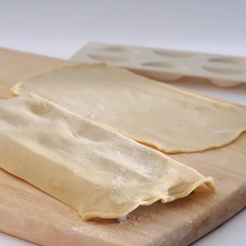 Vista 3 de Norpro Pierogi Maker con prensa de plástico, 7 onzas
