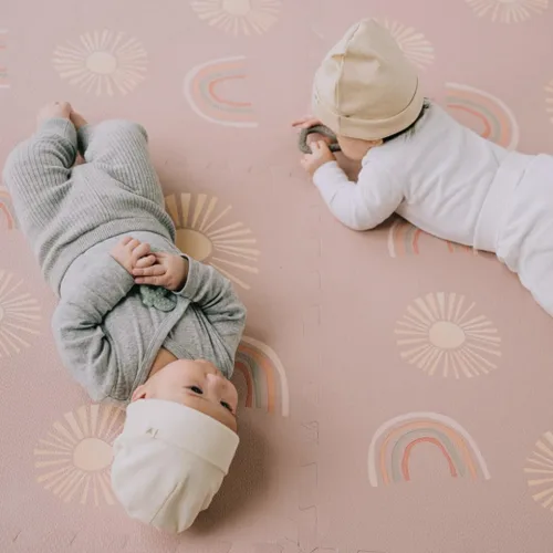 Vista 7 de Alfombra de juego para bebés, niños pequeños y bebés, seis azulejos entrelazados hechos con espuma EVA suave no tóxica, 4 x 6 pies
