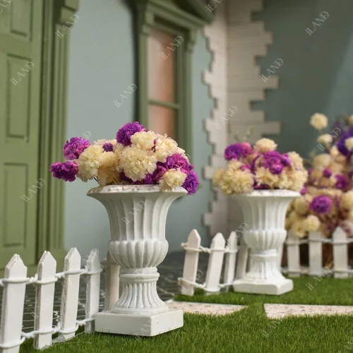 Vista 4 de iLAND Accesorios para casa de muñecas en miniatura, 2 plantas de casa de muñecas con flores secas (2 macetas de urna pequeña con flores)