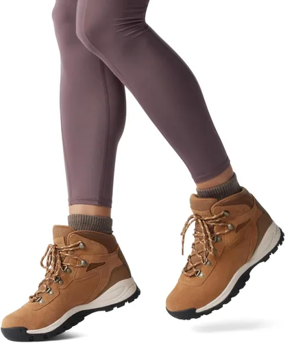 Vista 181 de Columbia Women's Newton Ridge Plus Waterproof Amped Hiking Boot