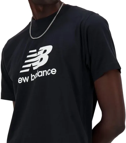 Vista 4 de New Balance Camisa Essentials para hombre con logotipo