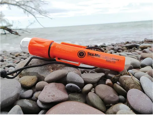 Vista 3 de UST See-Me 1.0 - Luz LED impermeable para emergencias, camping, senderismo y supervivencia al aire libre