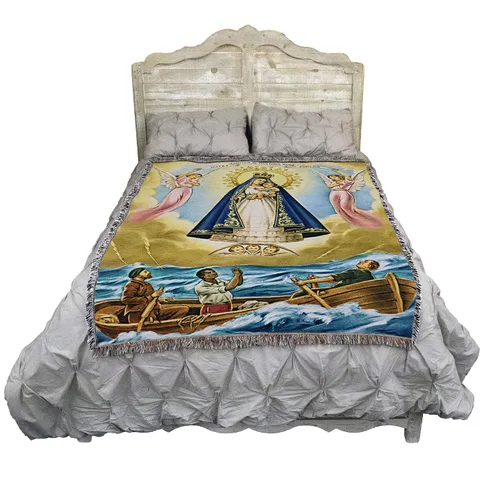 Vista 2 de Pure Country Weavers Nuestra Señora de la Caridad - Nuestra Señora de la Caridad del Cobre - Patrona de Cuba - Tapiz de regalo religioso católico