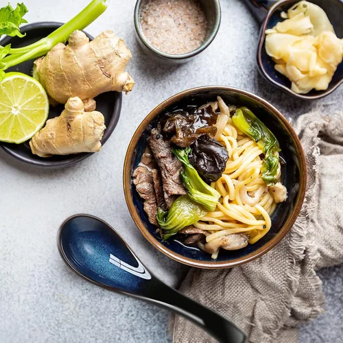 Vista 5 de Geiserailie Juego de 4 cucharas de sopa asiáticas de cerámica con mango largo, cucharas chinas retro azules, cucharas japonesas para ramen