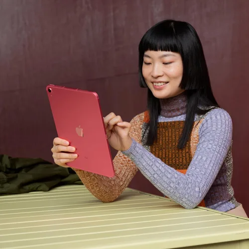 Vista 4 de Apple iPad (10ª generación): con chip A14 Bionic, pantalla Liquid Retina de 10.9 pulgadas, 64GB, Wi-Fi 6, cámara frontal de 12MP/cámara trasera
