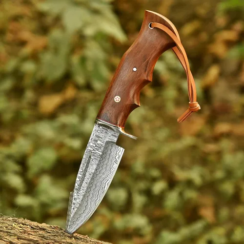 Vista 4 de Cuchillo de caza de Damasco hecho a mano de 10 pulgadas con funda de cuero, ideal para desollar, acampar, al aire libre, cuchillo de bushcraft