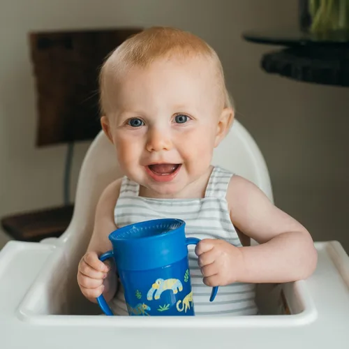Vista 7 de Dr. Brown's Milestones™ Cheers360™ Taza, azul, de 7 oz (Paquete de 3)