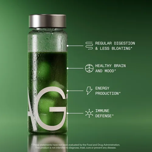 Vista 2 de AG1 Greens - Suplemento en polvo Mejora la salud intestinal Multivitamínico, probiótico, sin gluten, vegano y apto para keto 75 vitaminas
